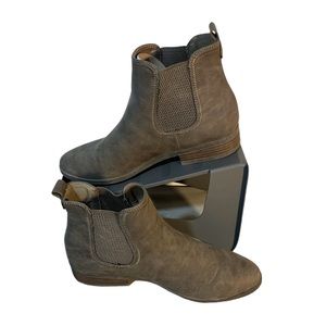 XAPPEAL Women's Brown Dillon Low Heel  Cut Booties Size 6.5 M Stone